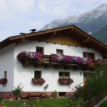 Haas Maria * ניוסטיפט אים סטובאיטל